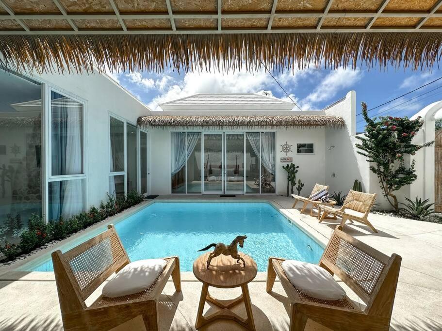 Fresh Tropical Boni 3br/privatepool&wifi Villa